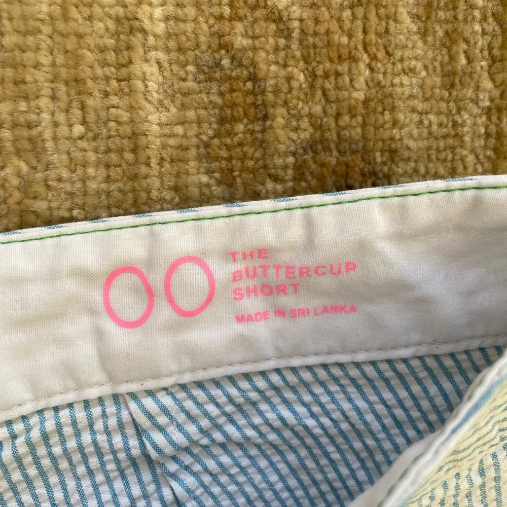 Lilly Pulitzer seersucker light blue scalloped edge shorts size 00. - Picture 5 of 12